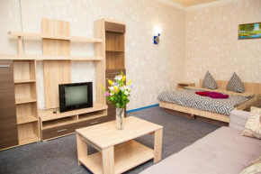 Semi-luxury Apt on 82 Nezalezhnoi Ukrаiny Street near Intourist Hotel